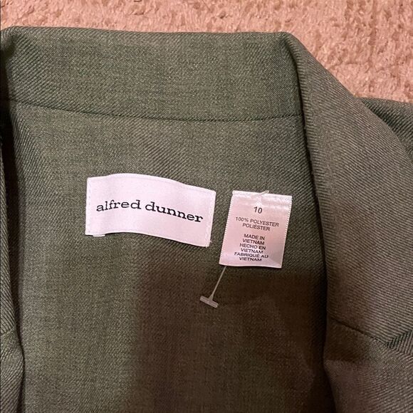 Alfred Dunner Green Pencil Skirt Suit - Picture 7 of 9